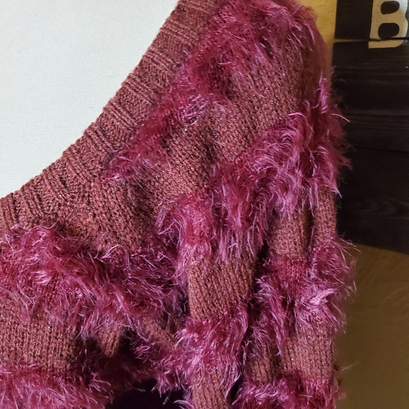 Arizona Jean Co. Mauve Purple Fuzzy Sweater Large. - Picture 6 of 12